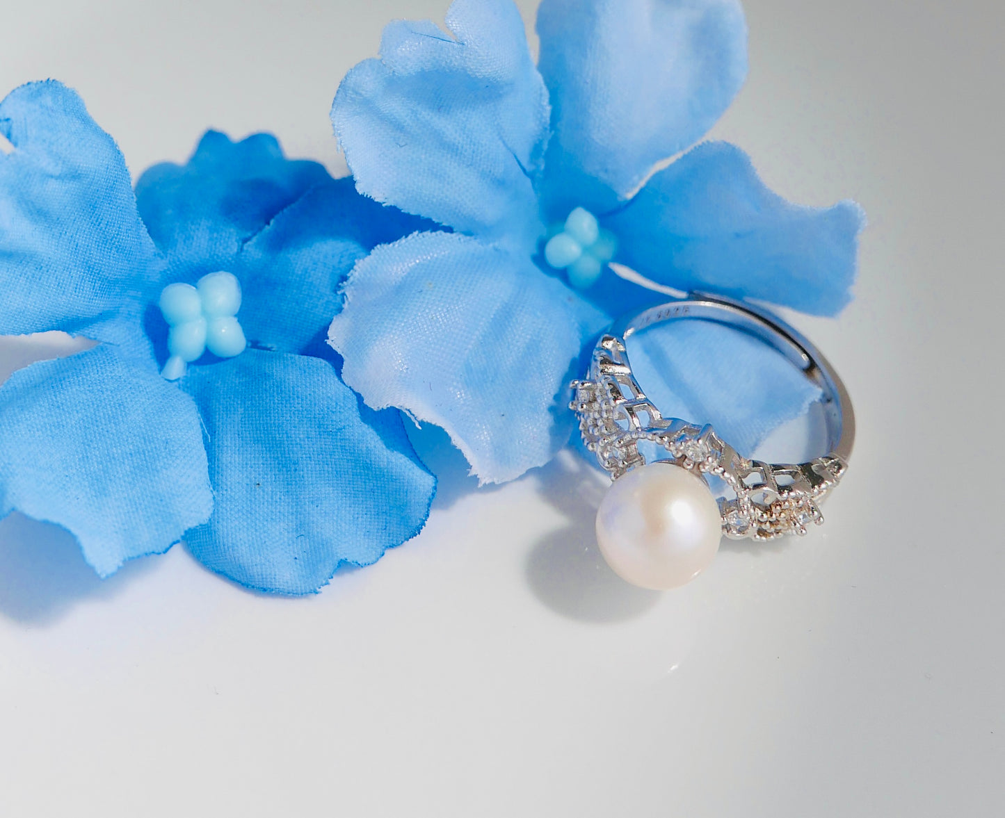 Exquisite S925 Silver Adjustable Ring with 8-12mm White Freshwater Pearl and Crystal Accents