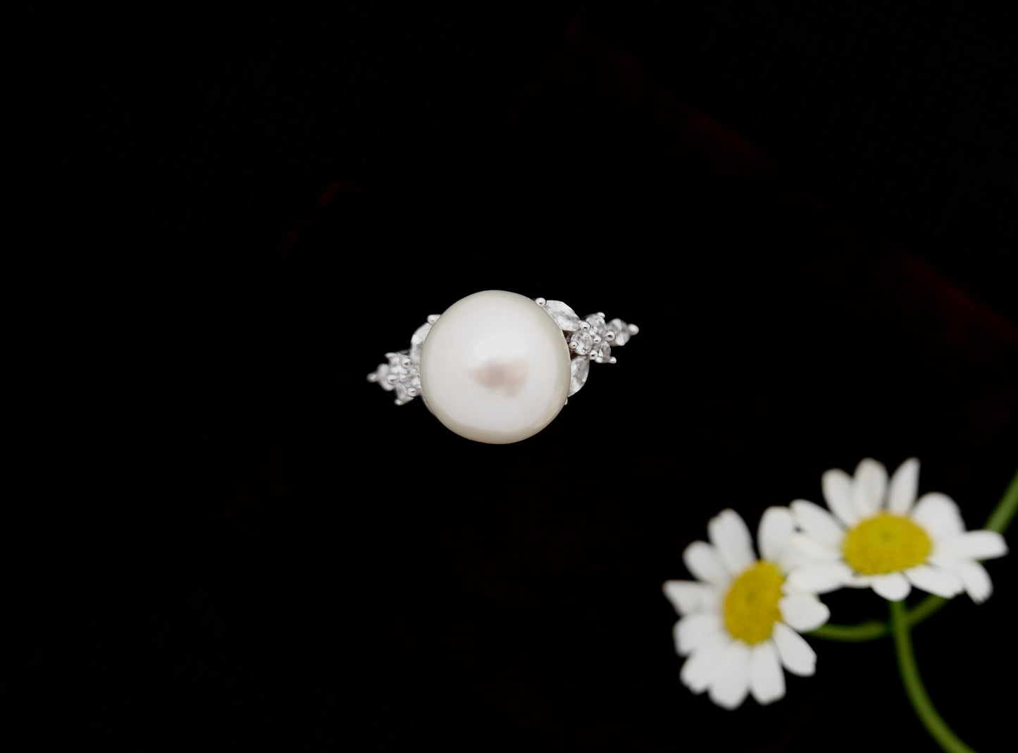 High-Luster S925 Silver 11-12mm White Round Edison Freshwater Pearl Fashion Ring