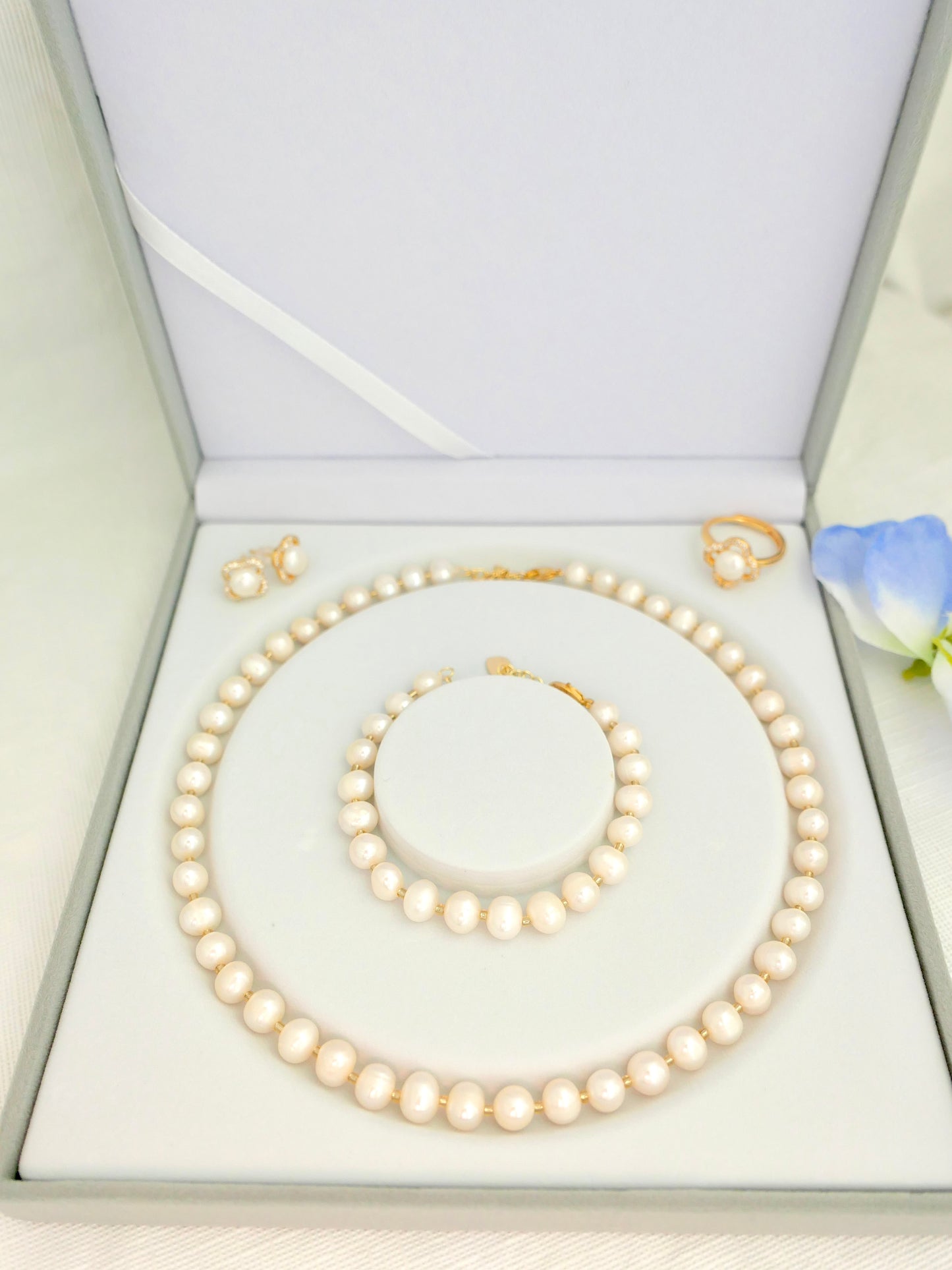 Flower Design Freshwater 6-7mm Pearl Jewelry Set (Bracelet, Necklace, Earrings and Ring)