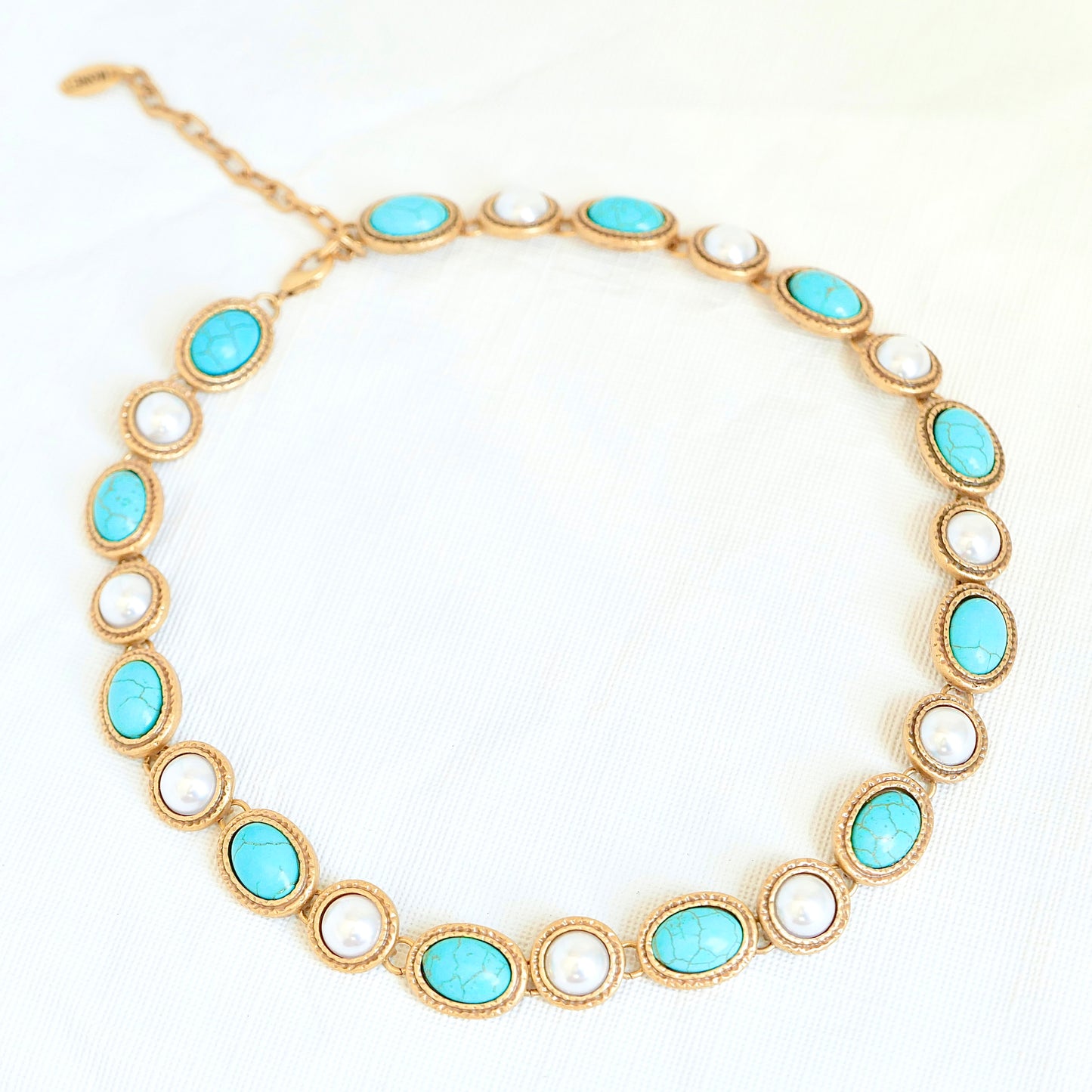 Elegant Retro Gold Turquoise and Pearl Necklace and Bracelet Set – Luxurious, Unique, and Versatile Jewelry