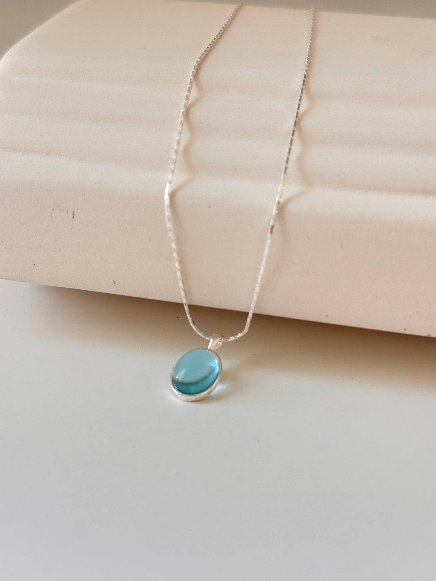 Luminous Oval Moonstone Pendant Necklace in S925 Sterling Silver，Nature crystal jewelry accesory, Holiday casual Necklace,Perfect Gift