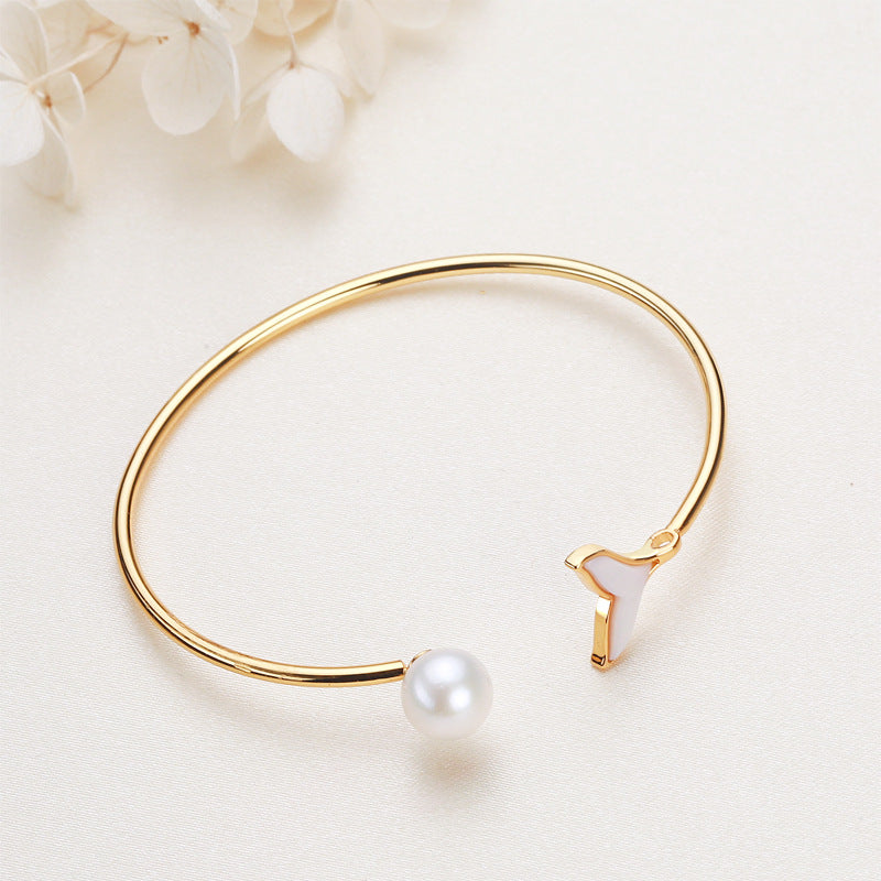 Mermaid Tail Shell Design with 8-9mm Edison Pearl Cuff Bracelet